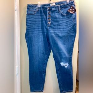 New with tags Ava & Viv plus size 24W distressed butterfly, skinny jeans